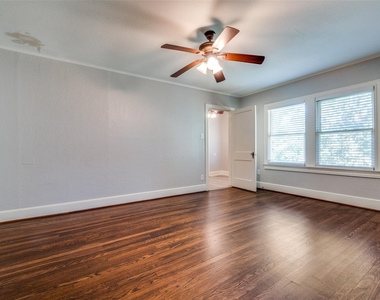 6104 Victor Street - Photo Thumbnail 4