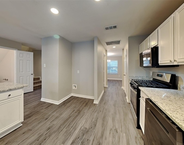 2839 Park Place Drive - Photo Thumbnail 2