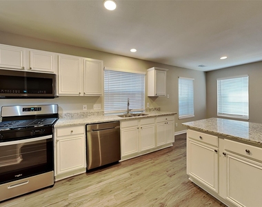 2839 Park Place Drive - Photo Thumbnail 3