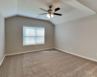 2839 Park Place Drive - Photo Thumbnail 5