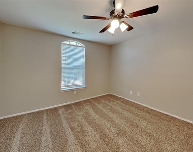 2839 Park Place Drive - Photo Thumbnail 13