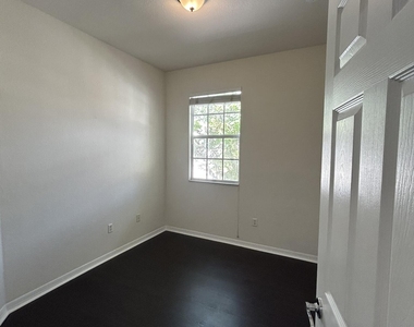 9080 Preston Place - Photo Thumbnail 15