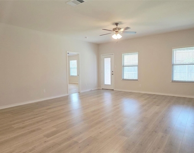 266 Canyon Crest Way - Photo Thumbnail 12