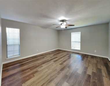 4644 Ringgold Lane - Photo Thumbnail 5