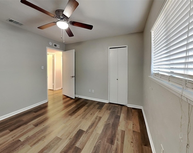 4644 Ringgold Lane - Photo Thumbnail 9