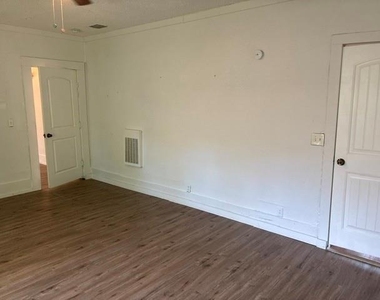 3905 Stuart Street - Photo Thumbnail 7