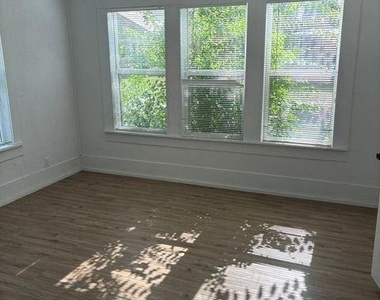 3905 Stuart Street - Photo Thumbnail 5