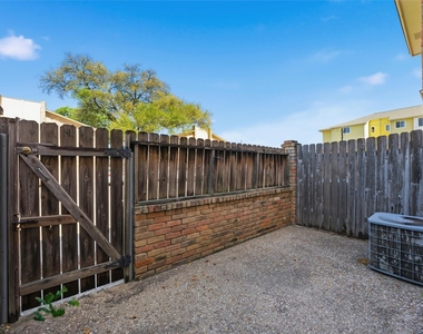 1371 S 11th Street - Photo Thumbnail 20