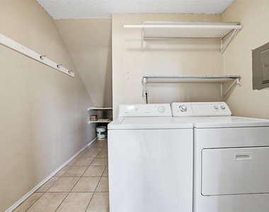 1371 S 11th Street - Photo Thumbnail 10