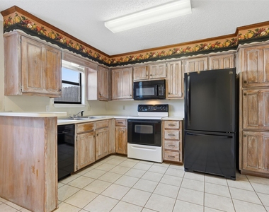 1371 S 11th Street - Photo Thumbnail 5