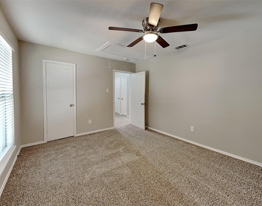 845 Whitehall Drive - Photo Thumbnail 10
