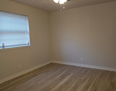 721 N Cummings Drive - Photo Thumbnail 7