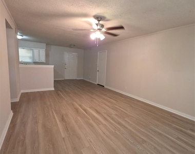 721 N Cummings Drive - Photo Thumbnail 3