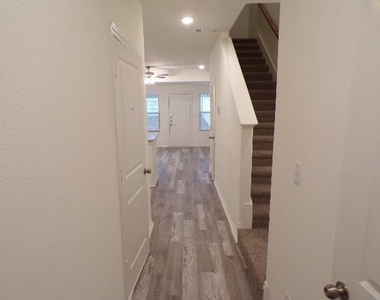 709 S 5th Street - Photo Thumbnail 23