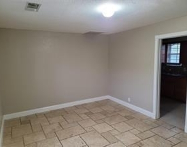 1316 Blodgett Avenue - Photo Thumbnail 6