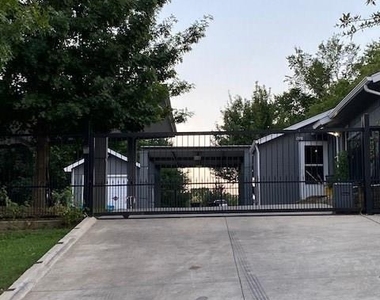1316 Blodgett Avenue - Photo Thumbnail 3