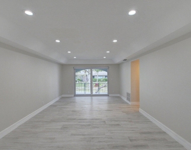 398 W Camino Real - Photo Thumbnail 10