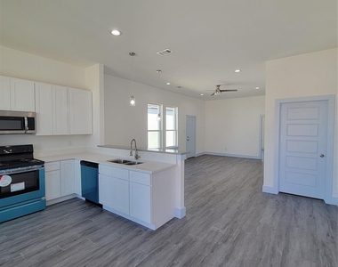 3336 Noor Street - Photo Thumbnail 6