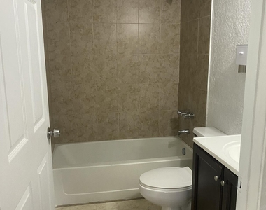 8185 Nw 7th Street - Photo Thumbnail 11
