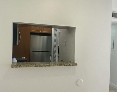 8185 Nw 7th Street - Photo Thumbnail 4