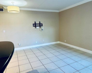2190 Se 5th Street - Photo Thumbnail 1
