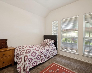 2920 Brazos Drive - Photo Thumbnail 18