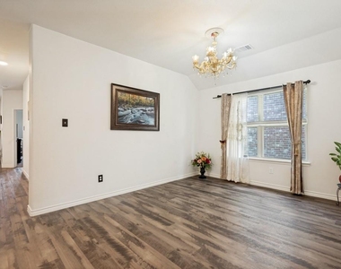 2920 Brazos Drive - Photo Thumbnail 3
