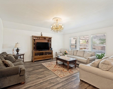 2920 Brazos Drive - Photo Thumbnail 10