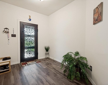 2920 Brazos Drive - Photo Thumbnail 2