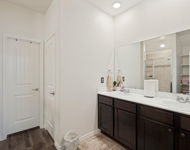 2920 Brazos Drive - Photo Thumbnail 17