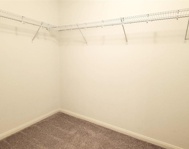 1314 Shumard Drive - Photo Thumbnail 9