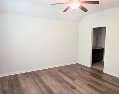 1825 Mesquite Lane - Photo Thumbnail 2