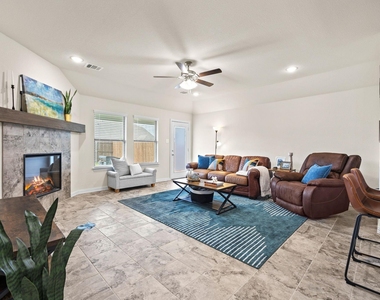 3249 Glorioso Drive - Photo Thumbnail 9