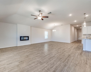 6445 Auburn Dale Road - Photo Thumbnail 9