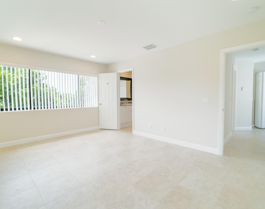 6410 N Dixie Highway - Photo Thumbnail 7