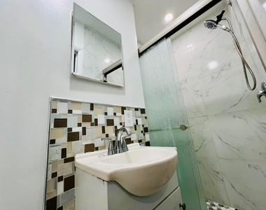 3387 Nw 37th Avenue - Photo Thumbnail 3