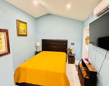 3387 Nw 37th Avenue - Photo Thumbnail 1