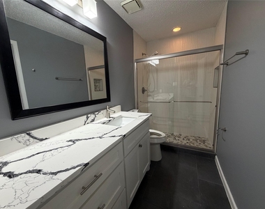 10231 Ridge Oak Street - Photo Thumbnail 9