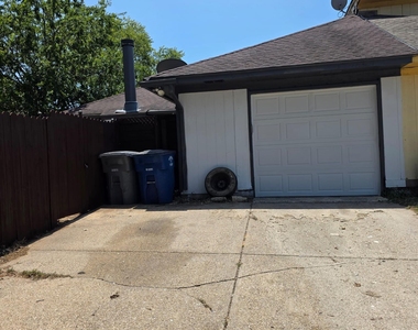 10231 Ridge Oak Street - Photo Thumbnail 15