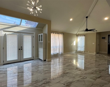 3925 Capricorn Court - Photo Thumbnail 13