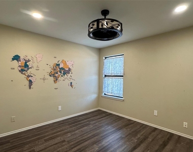 3925 Capricorn Court - Photo Thumbnail 34