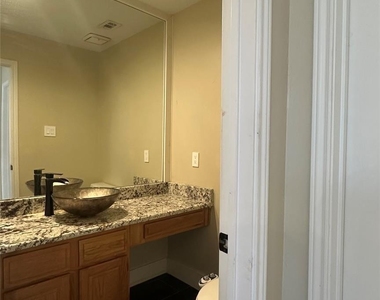 3925 Capricorn Court - Photo Thumbnail 33