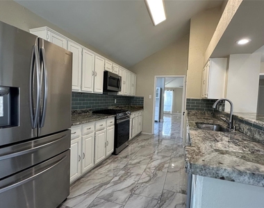 3925 Capricorn Court - Photo Thumbnail 18