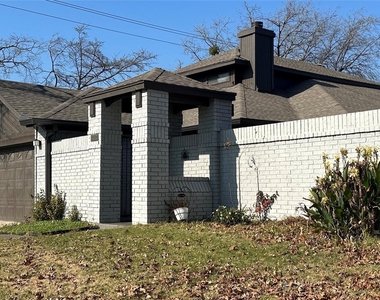 3925 Capricorn Court - Photo Thumbnail 2
