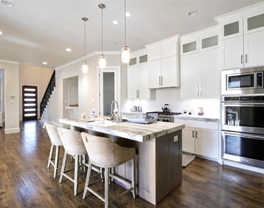 6614 Del Norte Lane - Photo Thumbnail 1