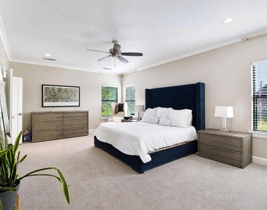6614 Del Norte Lane - Photo Thumbnail 6