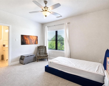 6614 Del Norte Lane - Photo Thumbnail 10