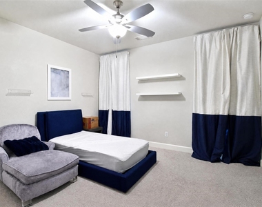 6614 Del Norte Lane - Photo Thumbnail 11