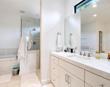 6614 Del Norte Lane - Photo Thumbnail 7