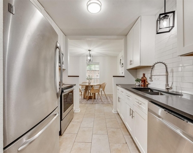 7492 E Northwest Highway - Photo Thumbnail 5